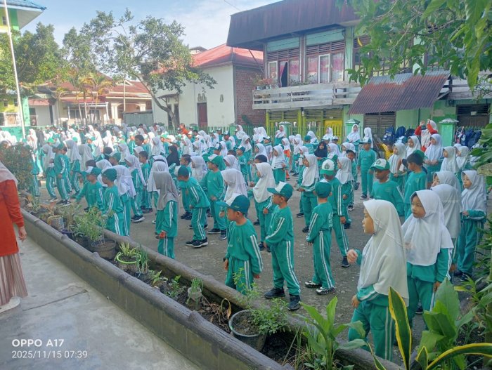 MIN 3 Kerinci Gelar Senam Pagi Setiap Sabtu, Jaga Kebugaran Jasmani dan Semangat Belajar MIN 3 Kerinci Gelar Senam Pagi Setiap Sabtu, Jaga Kebugaran Jasmani dan Semangat Belajar