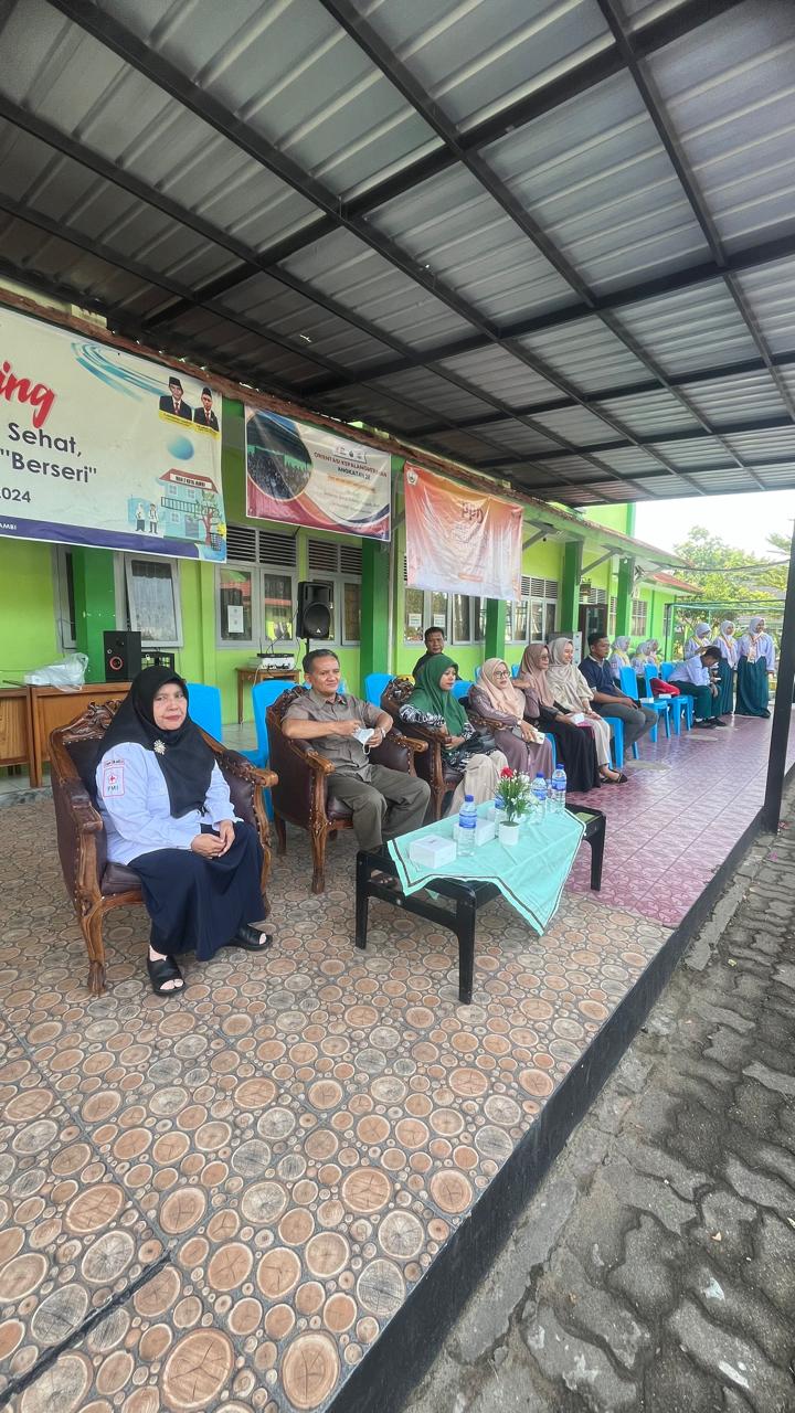 PMR Wira 006 MAN 2 Kota Jambi Gelar Orientasi Kepalangmerahan Angkatan ke-28