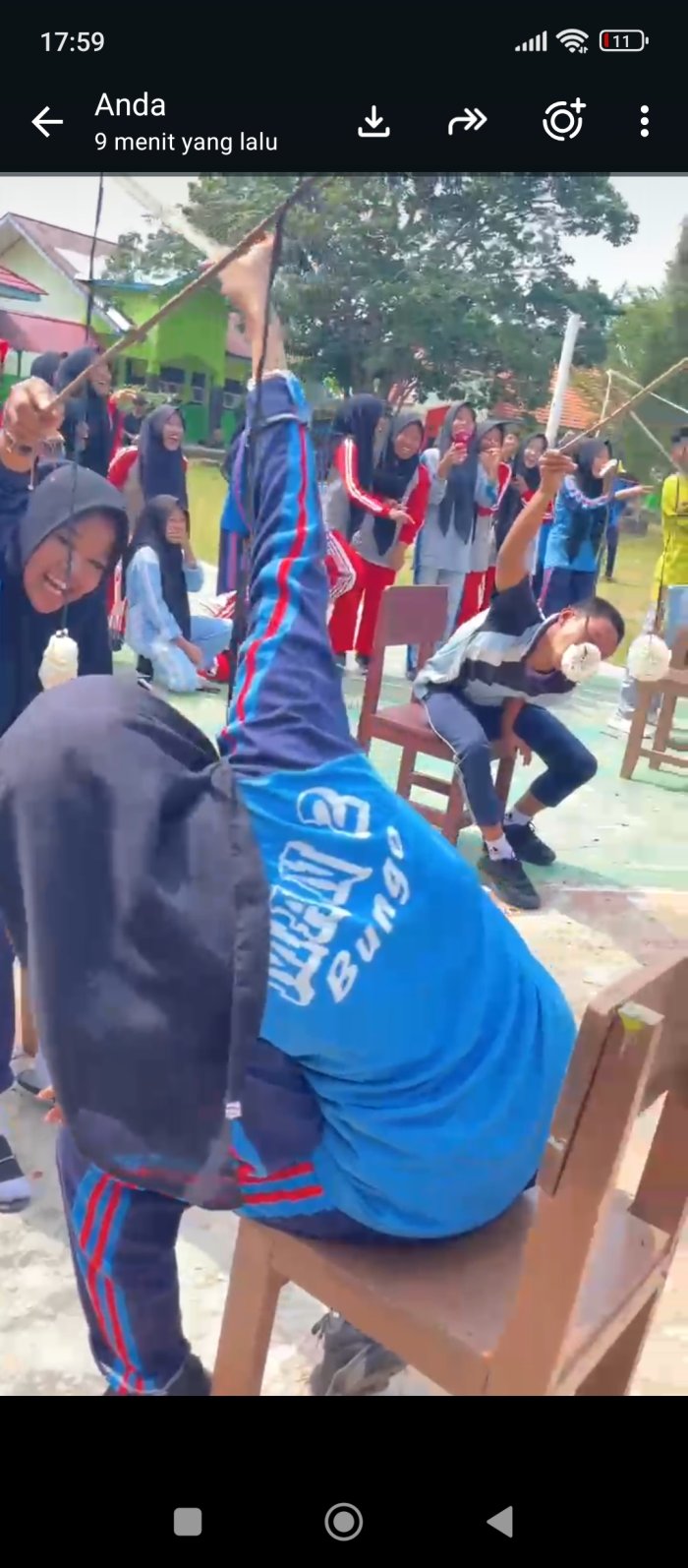 Lomba Makan Kerupuk di MAN 2 Bungo: Penuh Semangat, Tawa, dan Keceriaan Lomba Makan Kerupuk di MAN 2 Bungo: Penuh Semangat, Tawa, dan Keceriaan