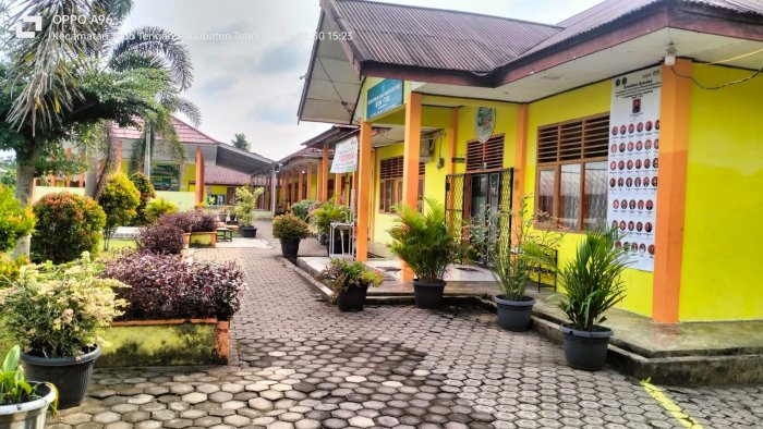 Madrasah Hijau Lingkungan Bersih Menjadi Prioritas MTsN 1Tebo Madrasah Hijau Lingkungan Bersih Menjadi Prioritas MTsN 1Tebo