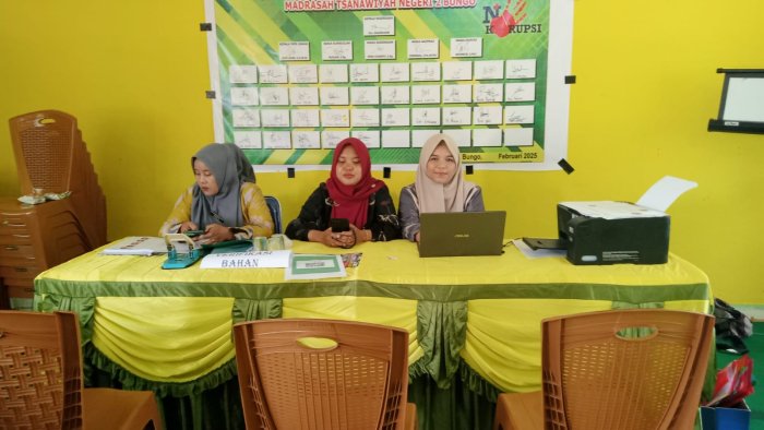 Masuki Hari Keenam, Panitia Terus Solid Sukseskan Proses PMBM di MTsN 2 Bungo Masuki Hari Keenam, Panitia Terus Solid Sukseskan Proses PMBM di MTsN 2 Bungo