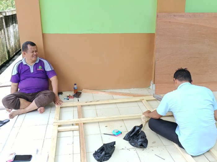 Kepala MTsN 1 Bungo Tinjau Langsung Persiapan Perlengkapan Jamran: Pastikan Kontingen Siap Tempur! Kepala MTsN 1 Bungo Tinjau Langsung Persiapan Perlengkapan Jamran: Pastikan Kontingen Siap Tempur!