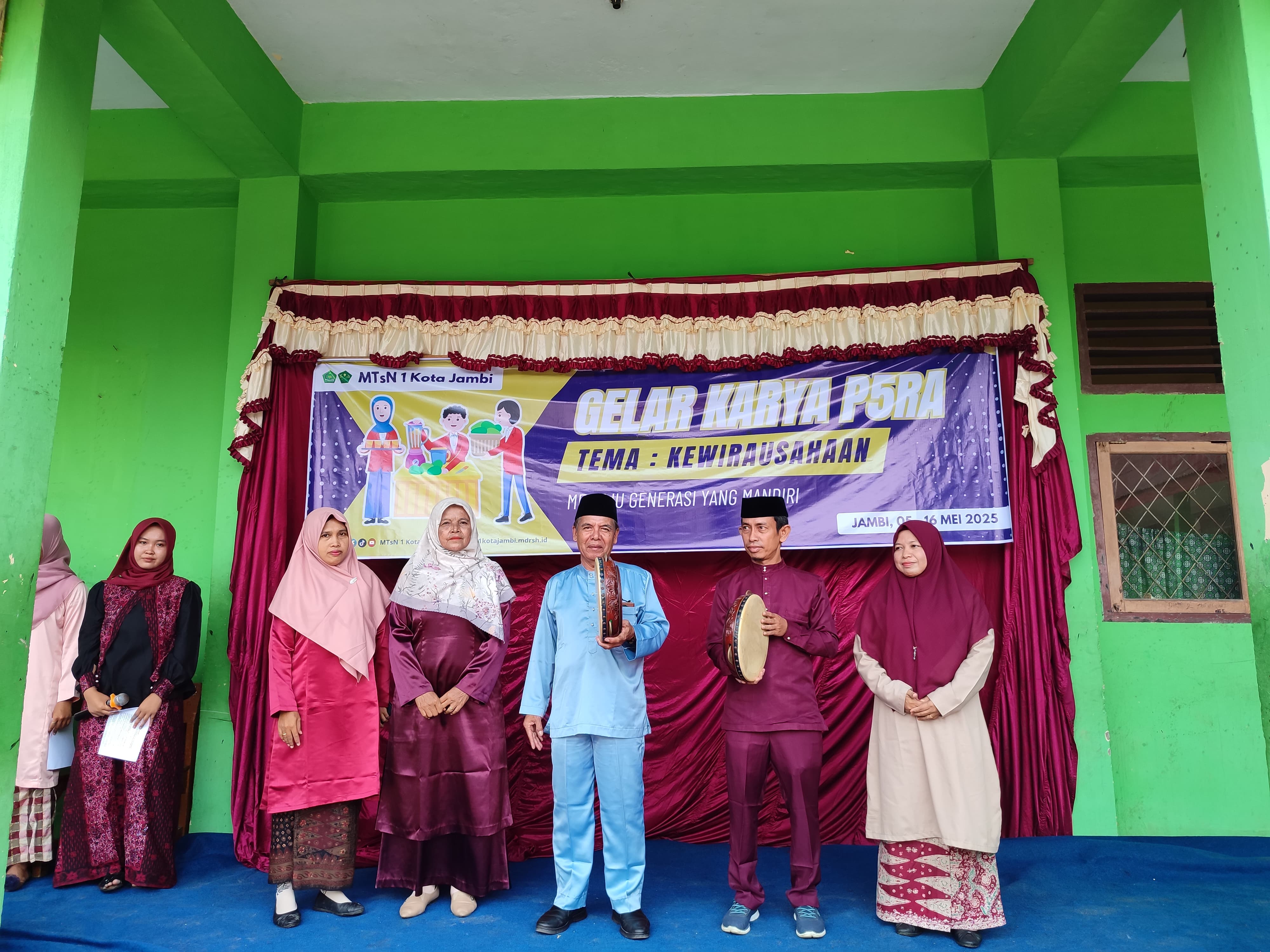 MTs Negeri 1 Jambi Ciptakan Wirausaha Muda Melalui Program Karya P5RA