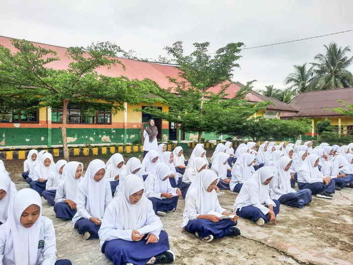 Pengajian Rutin MTsN 1 Bungo Dibuka dengan Semangat Baru di Awal Tahun 2026 Pengajian Rutin MTsN 1 Bungo Dibuka dengan Semangat Baru di Awal Tahun 2026