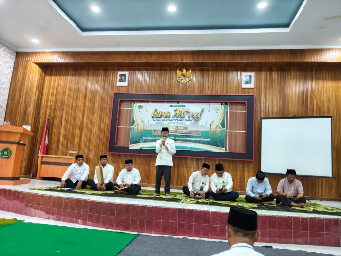 Kepala MAN 2 Bungo, Ibu Dra. Hj. Masniah, S.Pd Hadiri Peringatan Isra Mi'raj Nabi Muhammad SAW 1447 H / 2026 M Kepala MAN 2 Bungo, Ibu Dra. Hj. Masniah, S.Pd Hadiri Peringatan Isra Mi'raj Nabi Muhammad SAW 1447 H / 2026 M