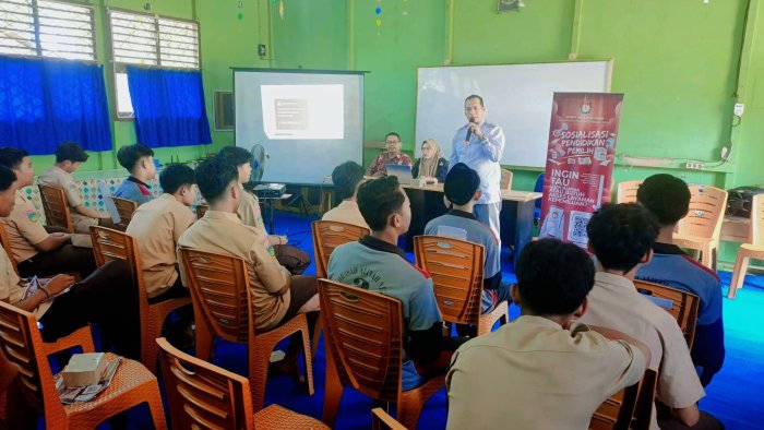 KPU Tanjab Barat Gelar Program KPU Mengajar di MAN 2 Tanjung Jabung Barat