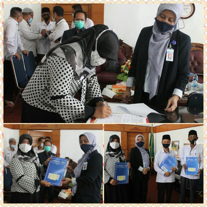Kepala Madrasah Aliyah Negeri 2 Tebo menerima DIPA 2021