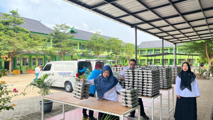 Program Makan Bergizi Gratis di MAN 2 Kota Jambi Bikin Siswa Tersenyum: Semua Enak, Ga Ada yang Gagal!