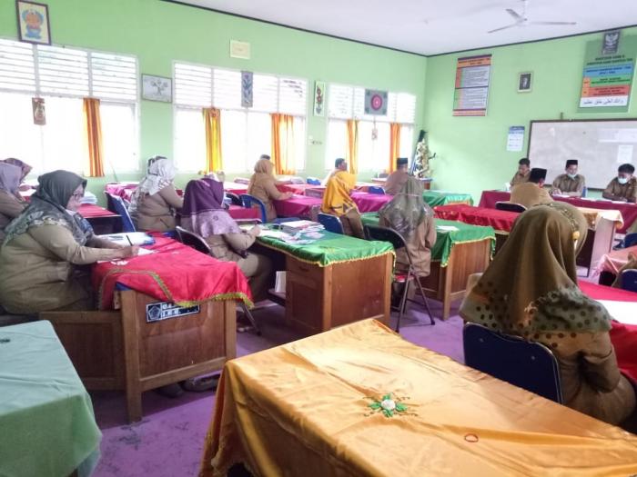 RAPAT AWAL SEMESTER GENAP MTs N 1 TEBO TAHUN PELAJARAN 2020/2021 RAPAT AWAL SEMESTER GENAP MTs N 1 TEBO TAHUN PELAJARAN 2020/2021