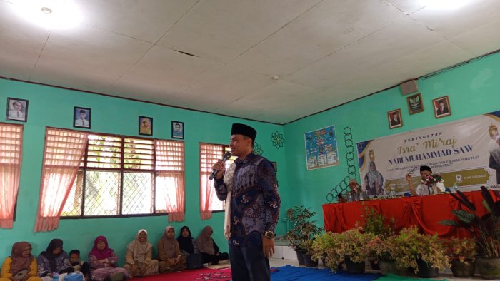 Hikmah Isra Miraj: Ustadz Riadussolihi Tegaskan Pentingnya Salat untuk Membentuk Pribadi Disiplin dan Berprestasi Hikmah Isra Miraj: Ustadz Riadussolihi Tegaskan Pentingnya Salat untuk Membentuk Pribadi Disiplin dan Berprestasi