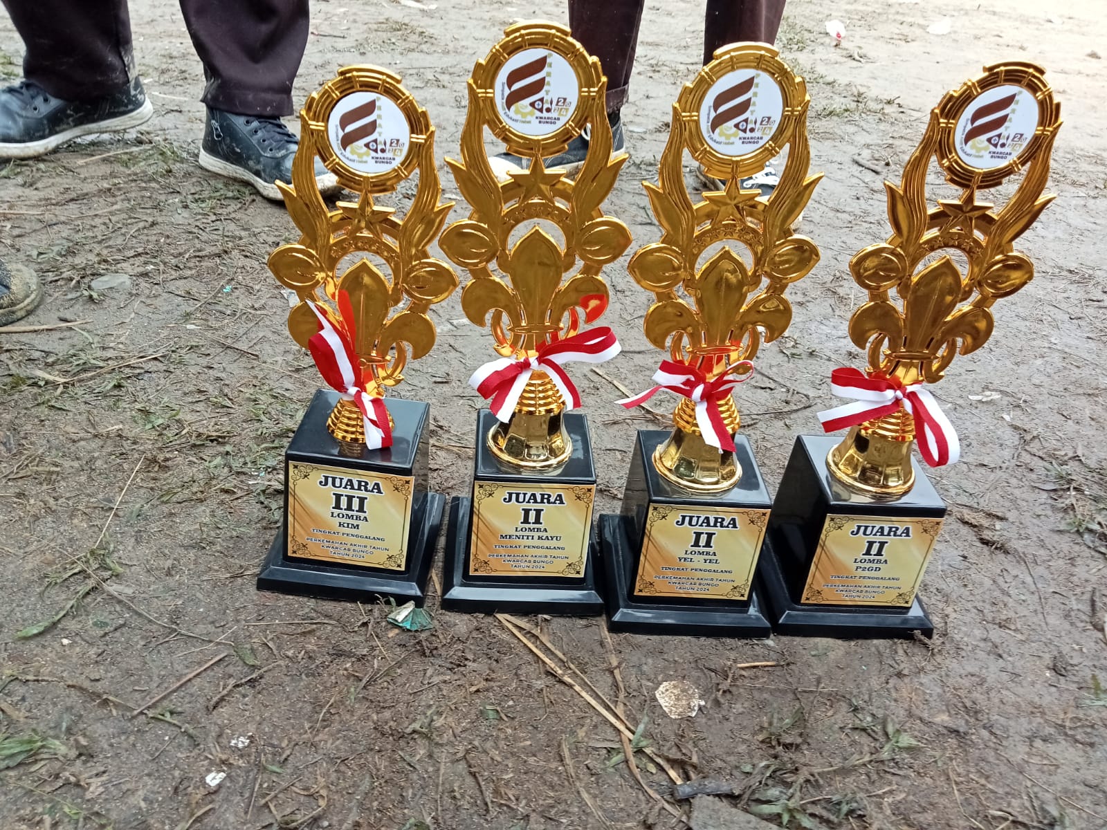 BERHASIL MEMBAWA PIALA DI ACARA PERATA AKHIR TAHUN DI KABUPATEN BUNGO TAHUN 2024 BERHASIL MEMBAWA PIALA DI ACARA PERATA AKHIR TAHUN DI KABUPATEN BUNGO TAHUN 2024