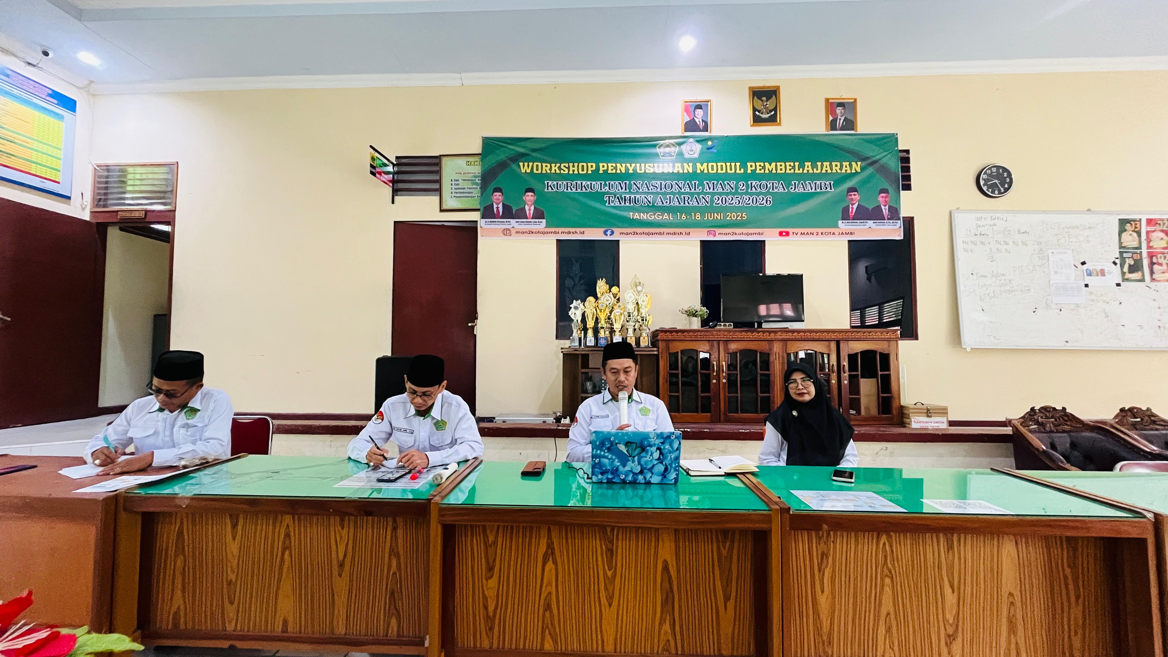 Rapat Awal Tahun Ajaran, MAN 2 Kota Jambi Mantapkan Langkah Menuju Layanan Pendidikan Maksimal Rapat Awal Tahun Ajaran, MAN 2 Kota Jambi Mantapkan Langkah Menuju Layanan Pendidikan Maksimal