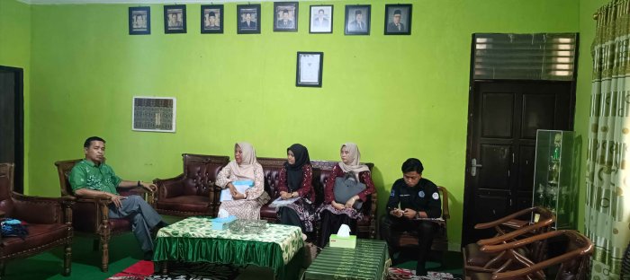 Evaluasi PLP II, Dosen Pembimbing Tinjau Mahasiswa di MTsN 2 Bungo