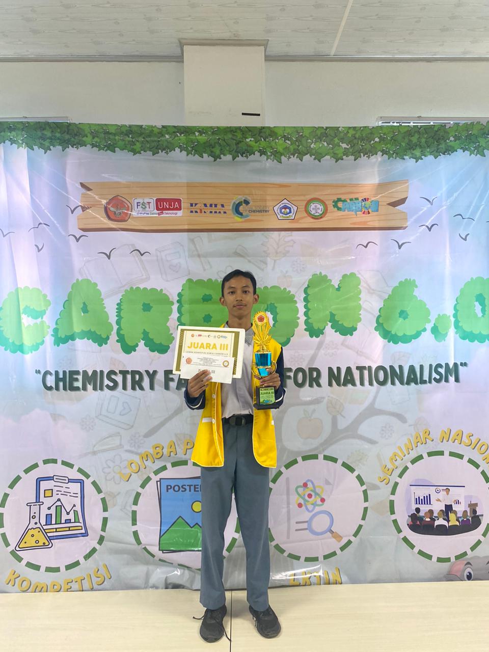 Siswa MAN 2 Kota Jambi, Fahlefi Haikal, Raih Juara 3 dalam Kompetisi Kimia Nasional Carbo 6.0 Siswa MAN 2 Kota Jambi, Fahlefi Haikal, Raih Juara 3 dalam Kompetisi Kimia Nasional Carbo 6.0