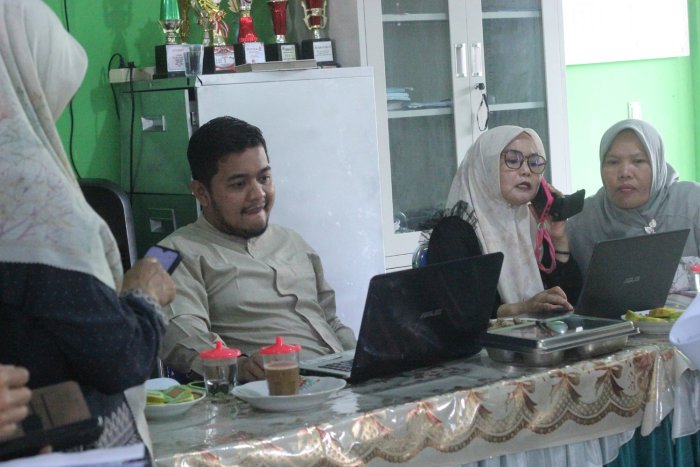 Kantor Kemenag Kerinci Turun Langsung ke MIN 3 Kerinci, Cek Kelengkapan Berkas Kenaikan Pangkat Guru