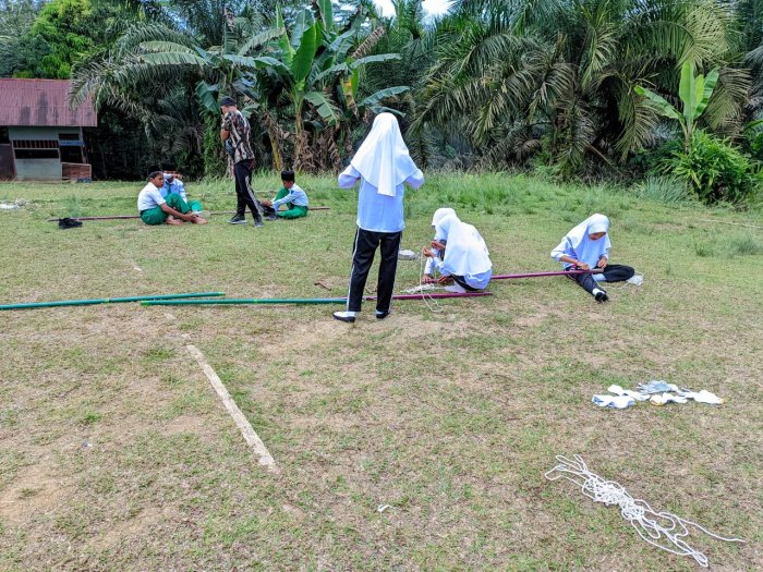 Serius Hadapi Jamran, MIN 4 Tebo Libatkan Pelatih Eksternal untuk Latihan Pioneering Serius Hadapi Jamran, MIN 4 Tebo Libatkan Pelatih Eksternal untuk Latihan Pioneering