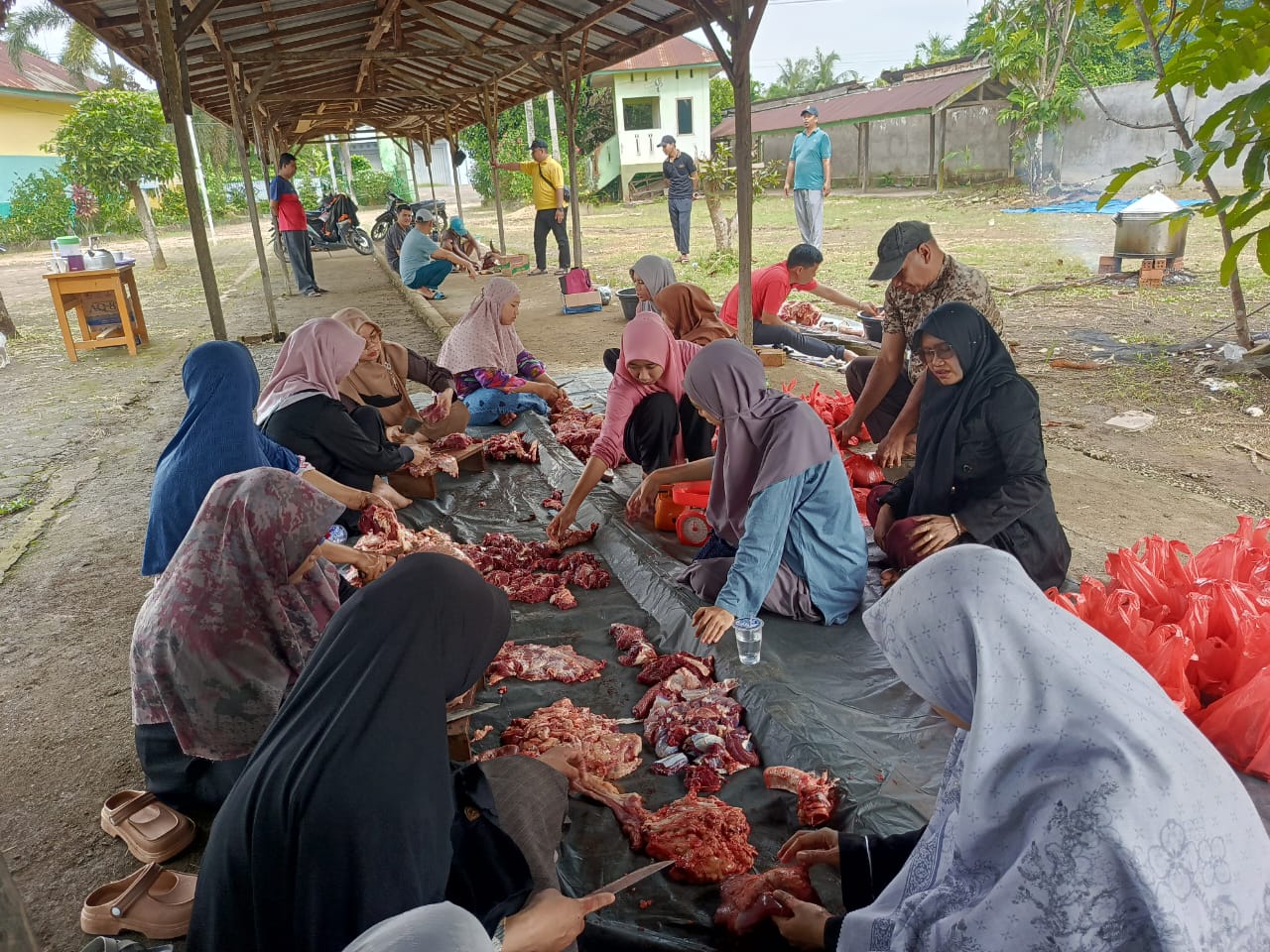 MAN 1 Kota Jambi Mengadakan Penyembelihan Hewan Kurban, Perkuat Iman dan Kebersamaan MAN 1 Kota Jambi Mengadakan Penyembelihan Hewan Kurban, Perkuat Iman dan Kebersamaan