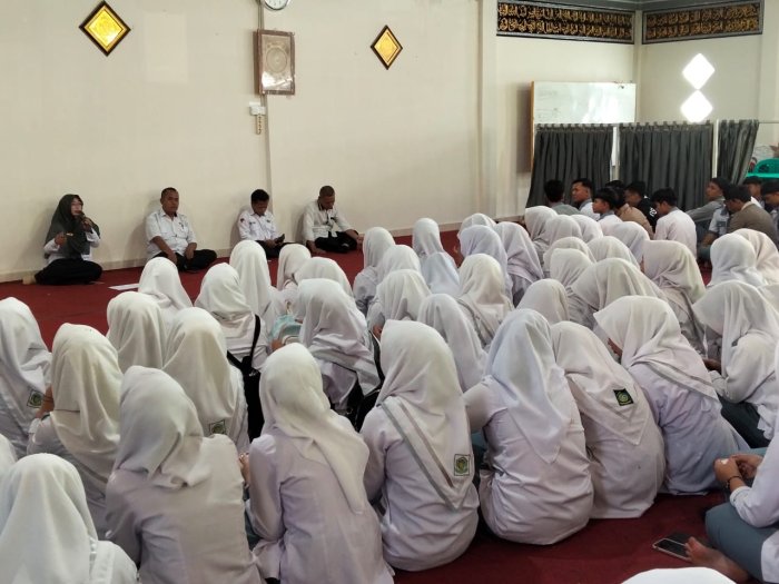 Kartu Kendali Elmi, Gebrakan Sederhana untuk Disiplin Siswa
