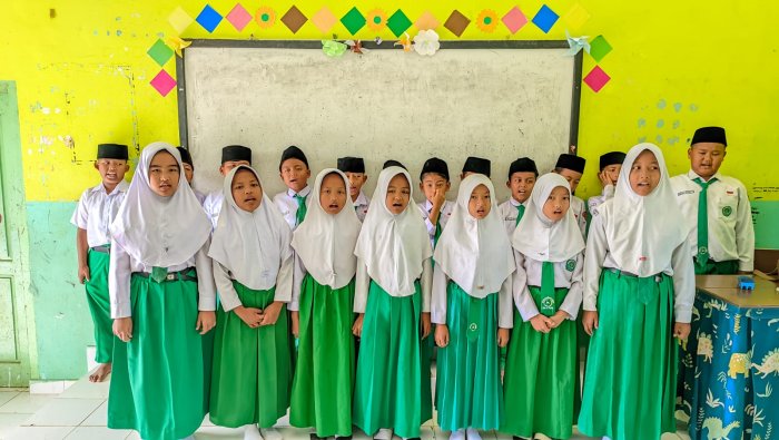 Siswa 4A MIN 4 Tebo Belajar Harmonisasi Suara dan Tempo Dalam Latihan Paduan Suara