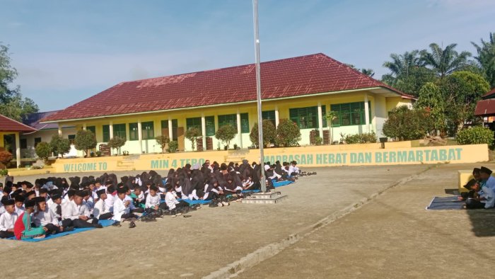 Cuaca Cerah Iringi Pembiasaan Jumat Pagi MIN 4 Tebo