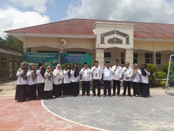 MTsN 7 Muaro Jambi Terima Kunjungan Pengawas Pembina dalam Rangka Monitoring Asesmen Madrasah dan Pembinaan Guru MTsN 7 Muaro Jambi Terima Kunjungan Pengawas Pembina dalam Rangka Monitoring Asesmen Madrasah dan Pembinaan Guru