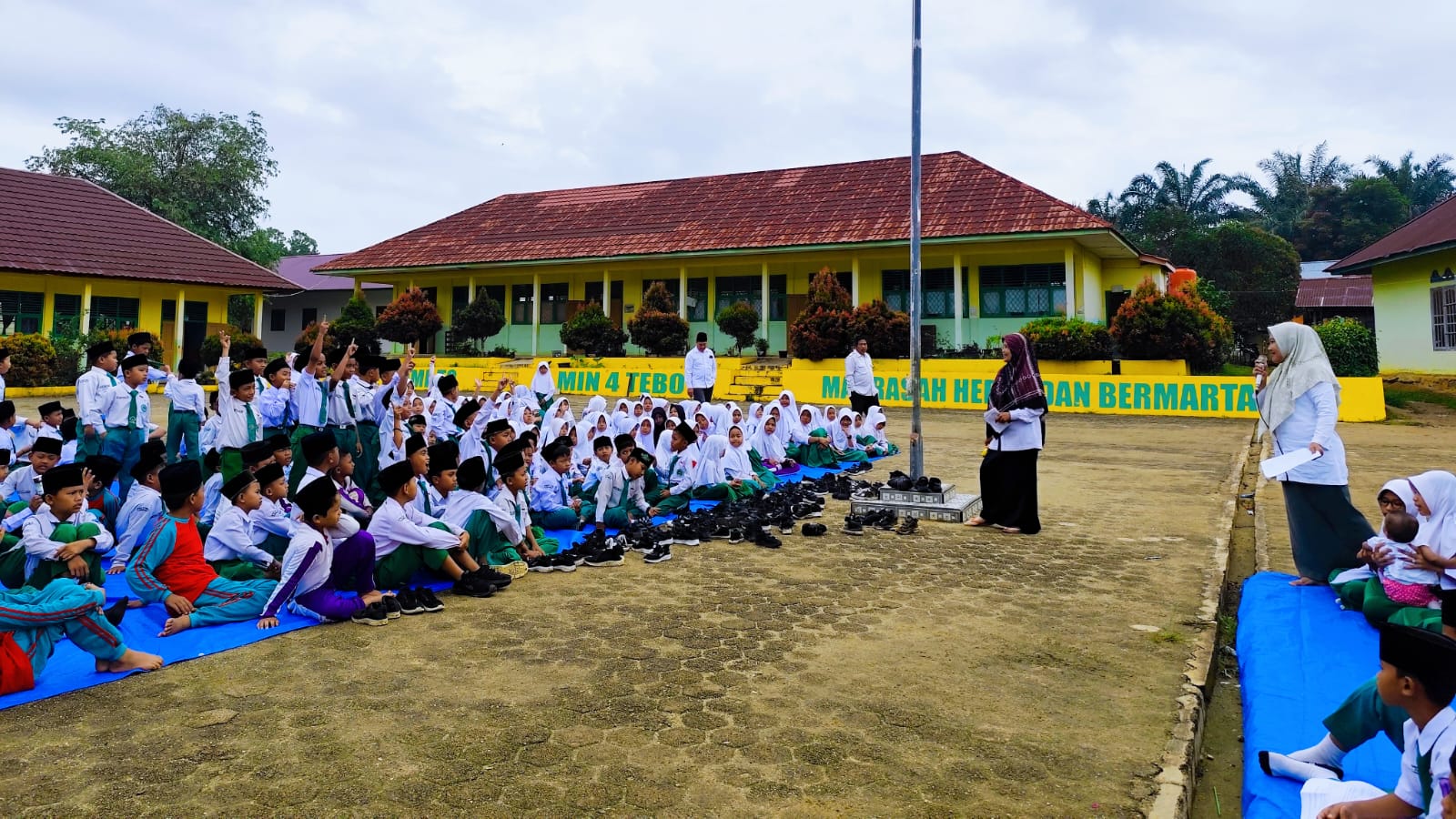 MIN 4 Tebo Laksanakan Muhadhoroh Rutin Setiap Selasa Pagi  