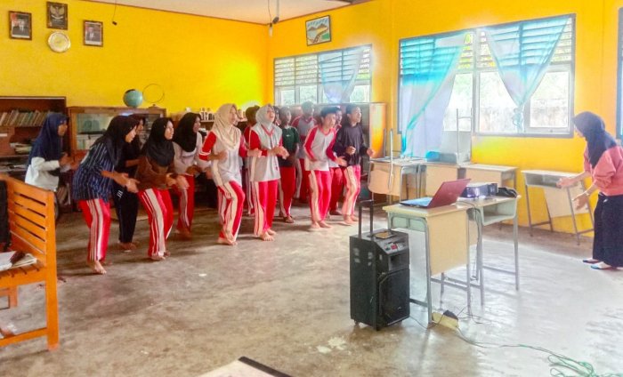 Semangat Kebersamaan Menggema! Pramuka MTsN 1 Bungo Fokus Latihan Yel-Yel Hadapi Jambore Ranting Semangat Kebersamaan Menggema! Pramuka MTsN 1 Bungo Fokus Latihan Yel-Yel Hadapi Jambore Ranting