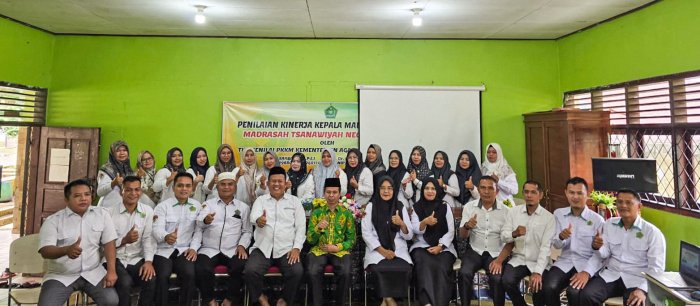 Tekankan Kontribusi ASN dan Penguatan Karakter, Kakan Kemenag Bungo Beri Arahan Strategis di MTsN 1 Bungo Tekankan Kontribusi ASN dan Penguatan Karakter, Kakan Kemenag Bungo Beri Arahan Strategis di MTsN 1 Bungo