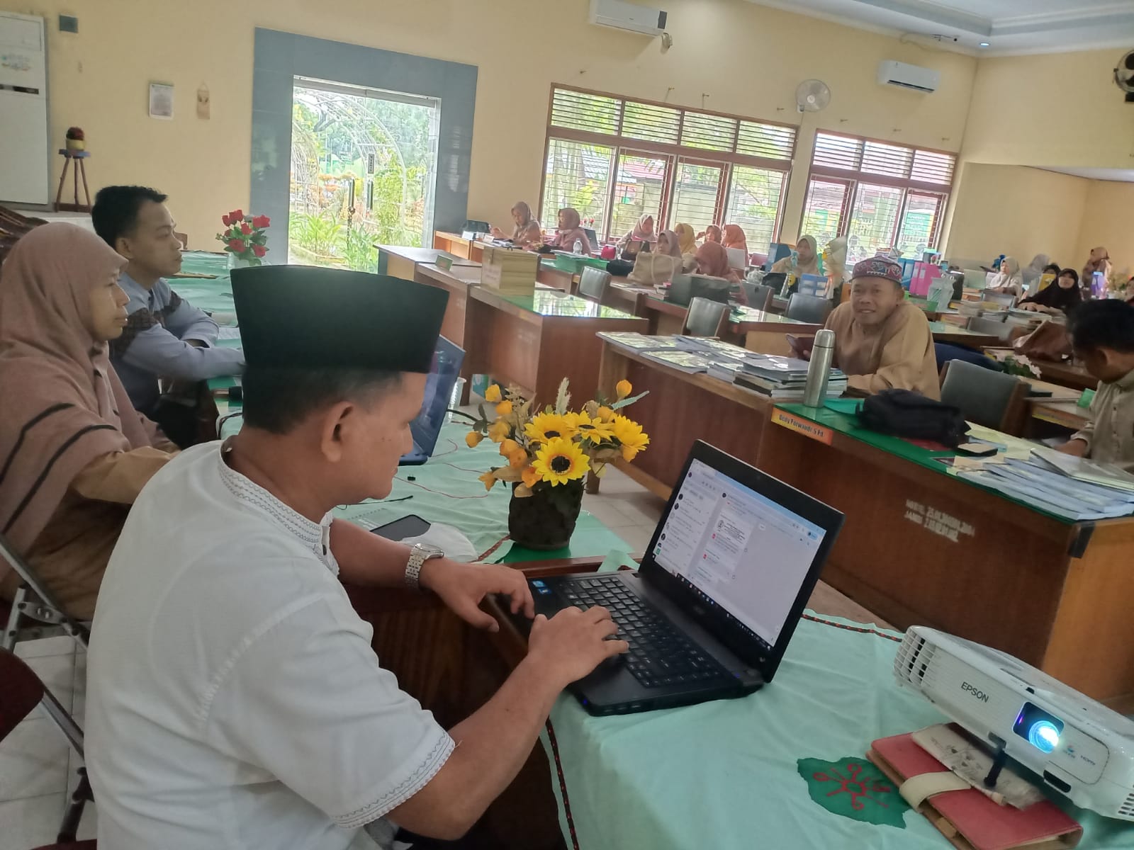 Diseminasi IKM oleh Ahadianto di MAN 2 Kota Jambi Diseminasi IKM oleh Ahadianto di MAN 2 Kota Jambi