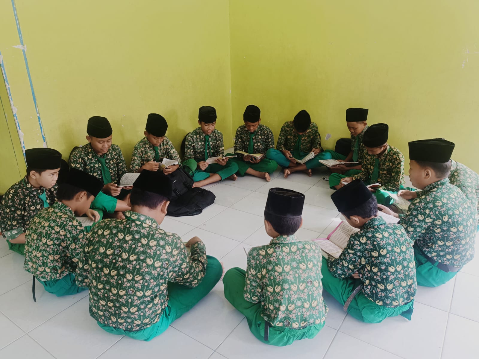 PAT Kelas 6 MIN 4 Tebo Dimulai, Siswa Ikuti Ujian Tertulis dan Praktik PAT Kelas 6 MIN 4 Tebo Dimulai, Siswa Ikuti Ujian Tertulis dan Praktik