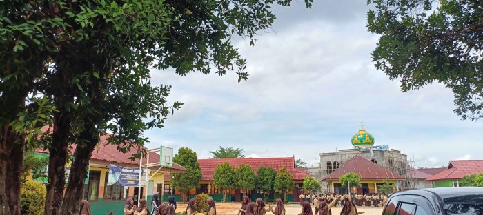 Semangat Tinggi, Pengurus OSIM Rancang Acara Kreatif untuk Hari Guru Semangat Tinggi, Pengurus OSIM Rancang Acara Kreatif untuk Hari Guru