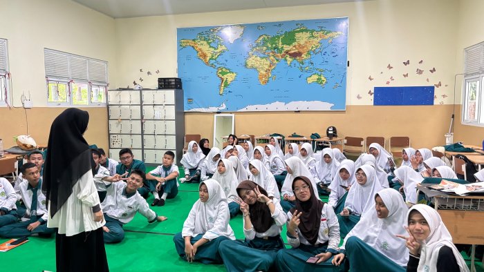 Suara Harmoni Menyatu: Latihan Perdana Paduan Suara MAN 2 Kota Jambi Jelang Hari Sumpah Pemuda Suara Harmoni Menyatu: Latihan Perdana Paduan Suara MAN 2 Kota Jambi Jelang Hari Sumpah Pemuda