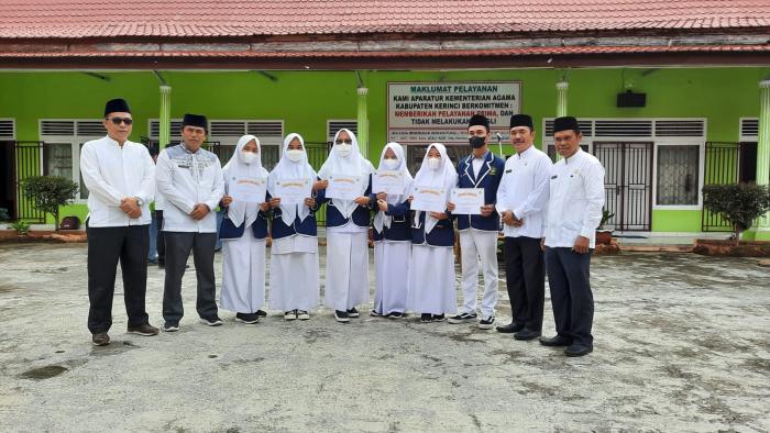 Alhamdulilla MAN 1 Kerinci, kembali juarai KSM yang diselenggarakan oleh Kemenag Kabupaten Kerinci. Alhamdulilla MAN 1 Kerinci, kembali juarai KSM yang diselenggarakan oleh Kemenag Kabupaten Kerinci.