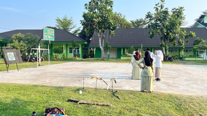 Setelah Vakum lama, Tim Panahan MAN 2 Kota Jambi Siap Guncang PKP Al-Hidayah Open Archery Setelah Vakum lama, Tim Panahan MAN 2 Kota Jambi Siap Guncang PKP Al-Hidayah Open Archery