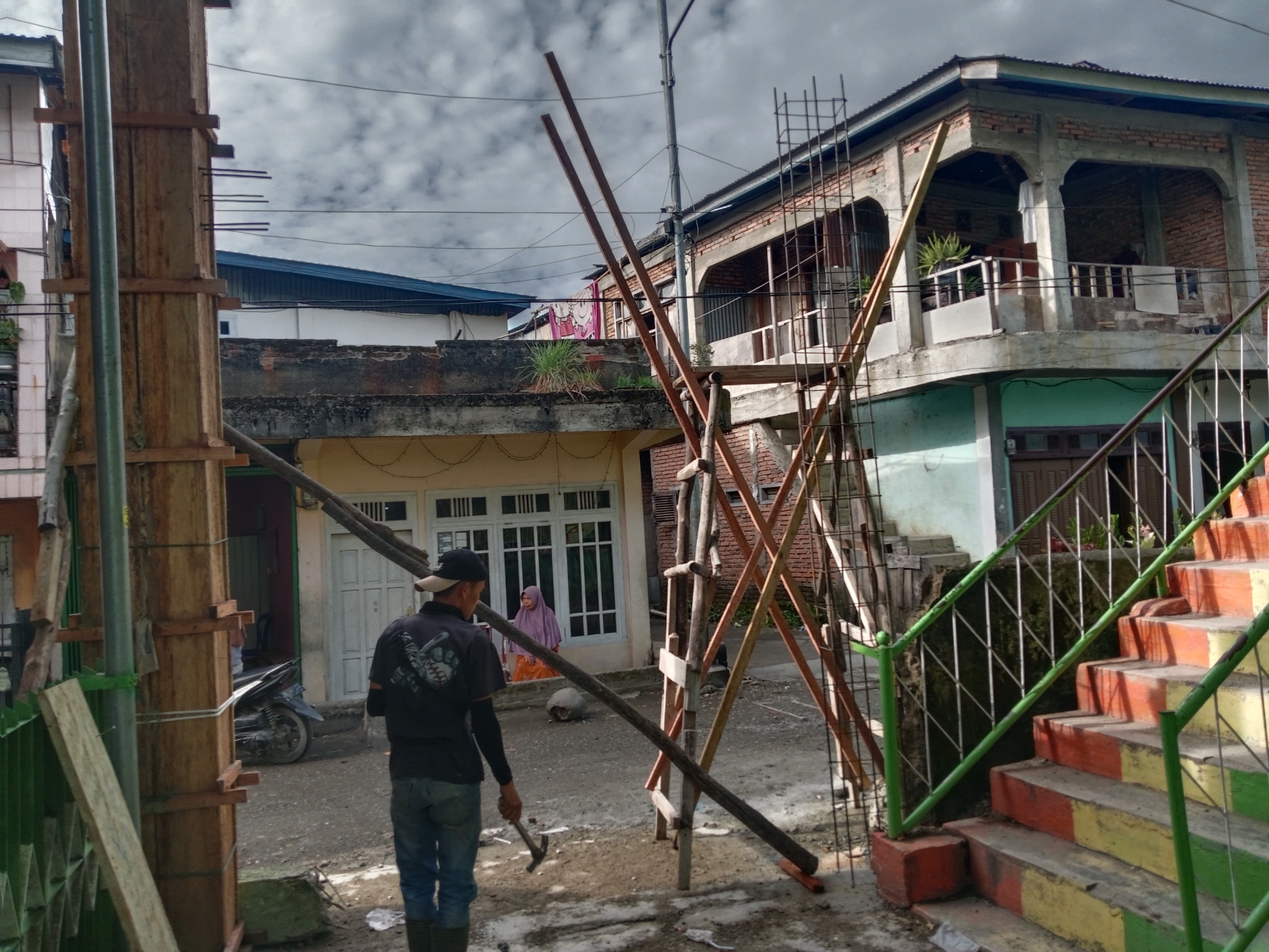 Proses Pembangunan Gerbang MIN 3 Kerinci