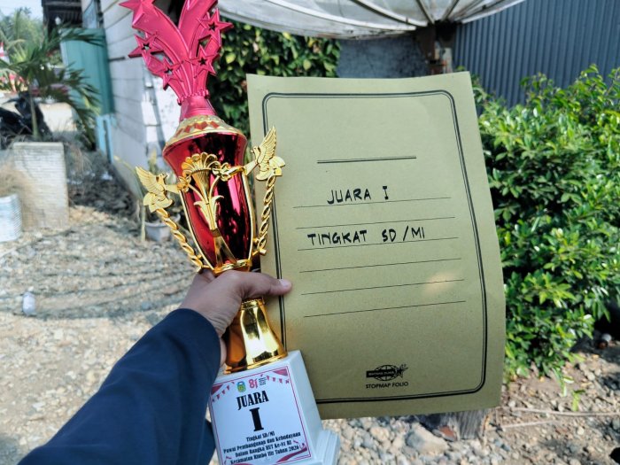 Kembali Menjadi yang Terbaik! MIN 3 Tebo Raih Juara 1 Pawai Pembangunan Kecamatan Rimbo Ilir 2026 Kembali Menjadi yang Terbaik! MIN 3 Tebo Raih Juara 1 Pawai Pembangunan Kecamatan Rimbo Ilir 2026