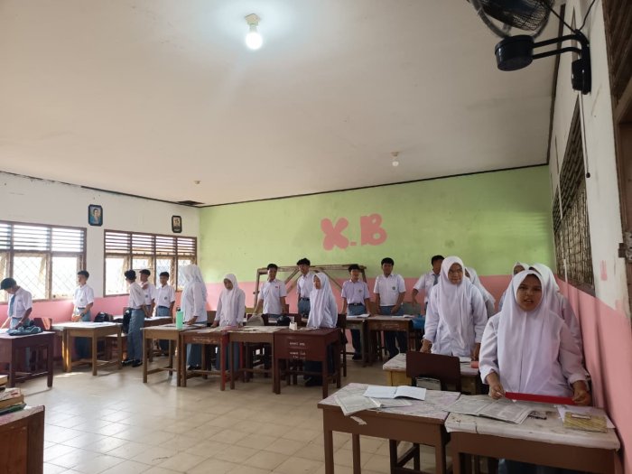 Tepat Pukul 10.00 WIB, Siswa MAN 2 Bungo Khidmat Nyanyikan Lagu Indonesia Raya Tepat Pukul 10.00 WIB, Siswa MAN 2 Bungo Khidmat Nyanyikan Lagu Indonesia Raya