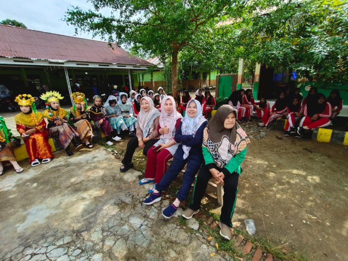 Majelis Guru MTsN 1 Bungo Siap Dukung Program OSIM dan Kurikulum: Asah Kognisi hingga Praktik Lewat Tari Tradisional! Majelis Guru MTsN 1 Bungo Siap Dukung Program OSIM dan Kurikulum: Asah Kognisi hingga Praktik Lewat Tari Tradisional!