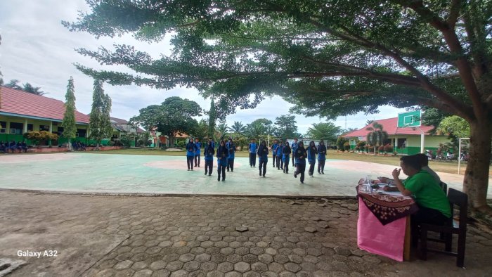 Kelas XI D MAN 2 Bungo Tampil Paling Kompak Kelas XI D MAN 2 Bungo Tampil Paling Kompak