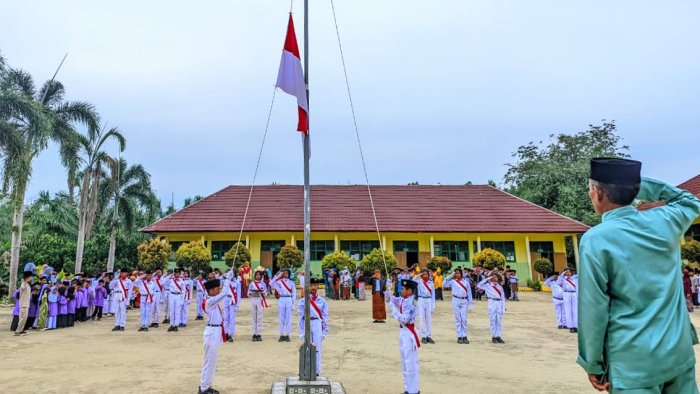Paskibra MIN 4 Tebo Kembali Tampil Tegap di Upacara Sumpah Pemuda Paskibra MIN 4 Tebo Kembali Tampil Tegap di Upacara Sumpah Pemuda