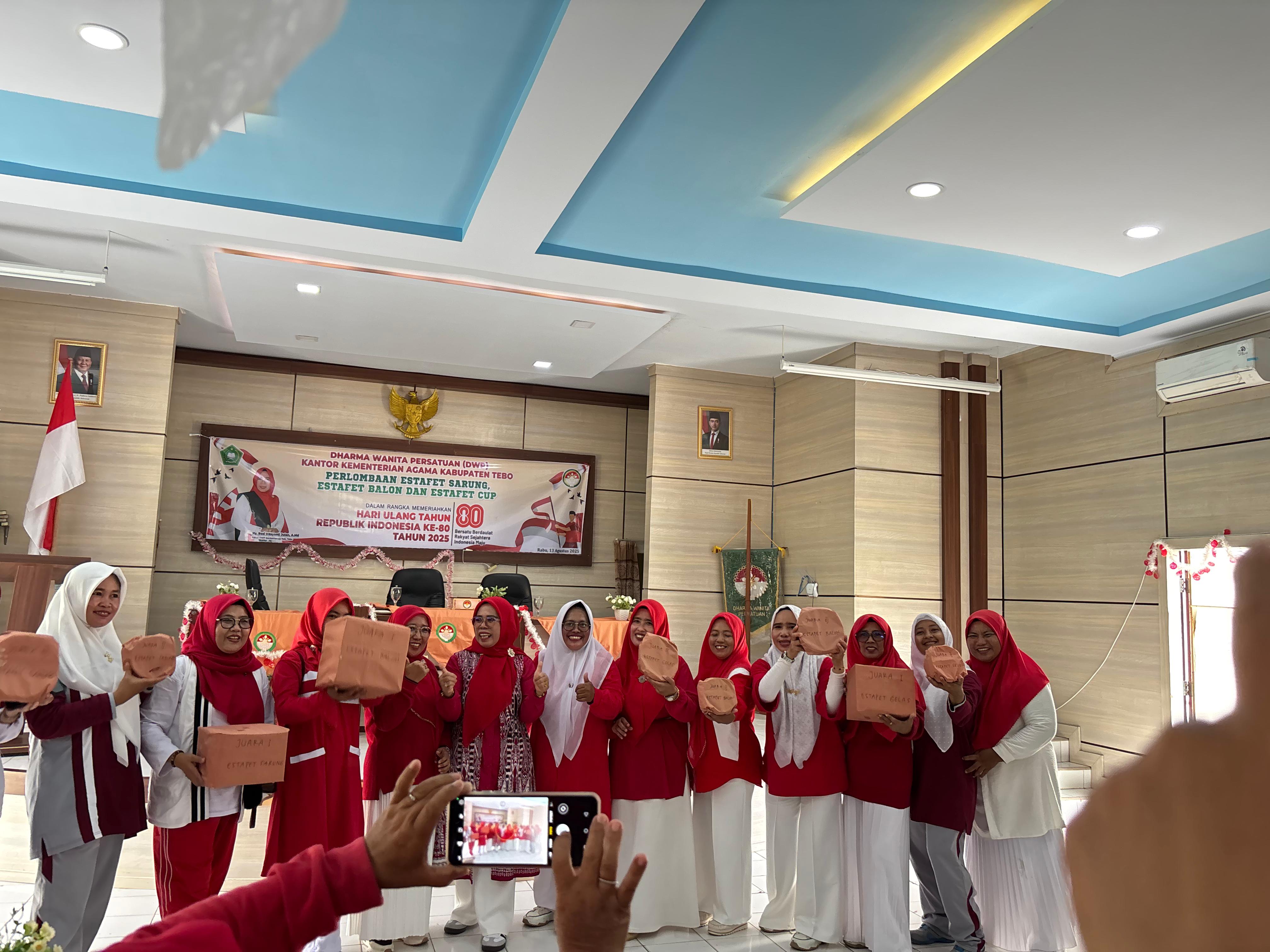 DWP MTsN 5 Tebo Sukses Menjadi Tuan Rumah Pertemuan Rutin Bulanan DWP Kemenag Tebo