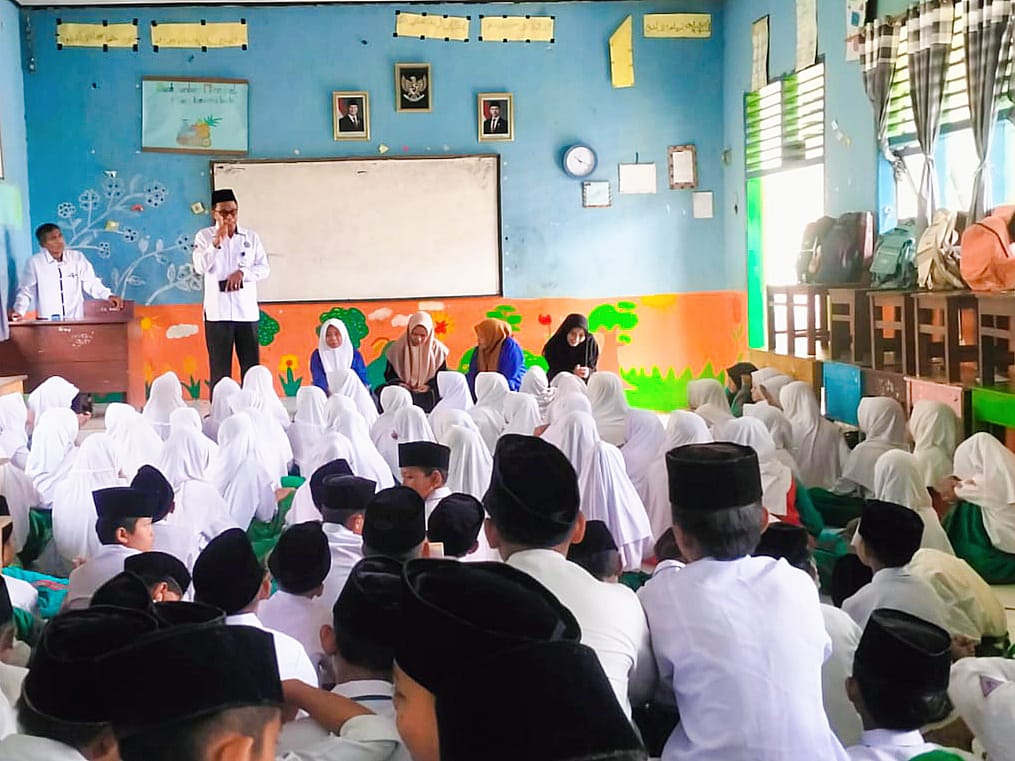 Pokjawas Madrasah Kemenag Tebo Tinjau Pesantren Ramadhan di MIN 4 Tebo  