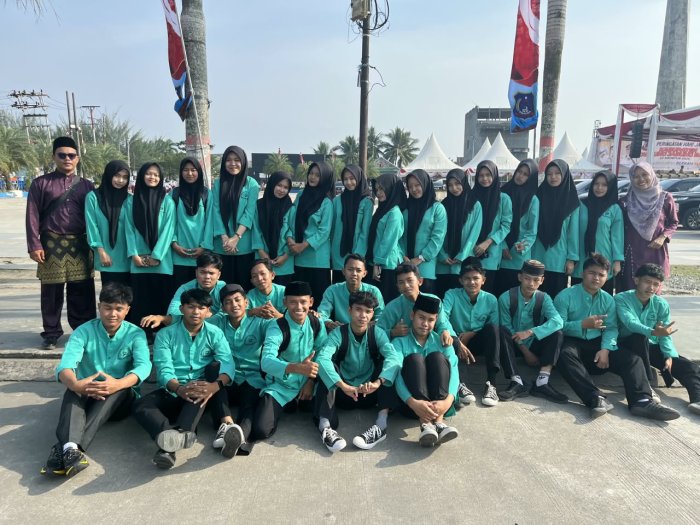 Siswa MAN 2 Tanjung Jabung Barat Ikuti Upacara Hari Jadi ke-61 Kabupaten Tanjung Jabung Barat Siswa MAN 2 Tanjung Jabung Barat Ikuti Upacara Hari Jadi ke-61 Kabupaten Tanjung Jabung Barat
