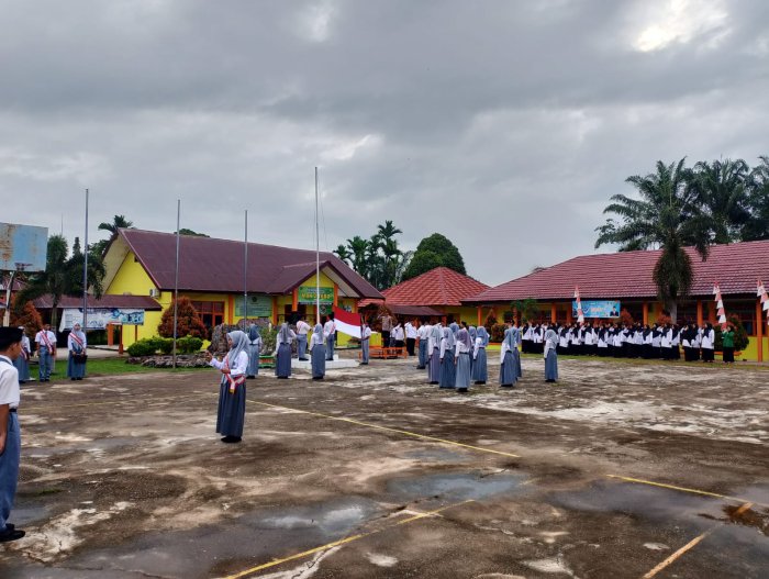 Tingkatkan Kedisiplinan Pelajar, Kasat Binmas Polres Tebo Jadi Pembina Upacara di MAN 2 Kabupaten Tebo Tingkatkan Kedisiplinan Pelajar, Kasat Binmas Polres Tebo Jadi Pembina Upacara di MAN 2 Kabupaten Tebo