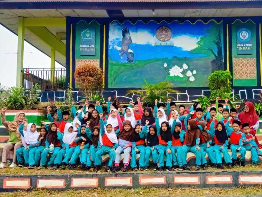 Siswa Kelas 1 MIN 4 Tebo Kunjungi MTsN 4 Tebo
