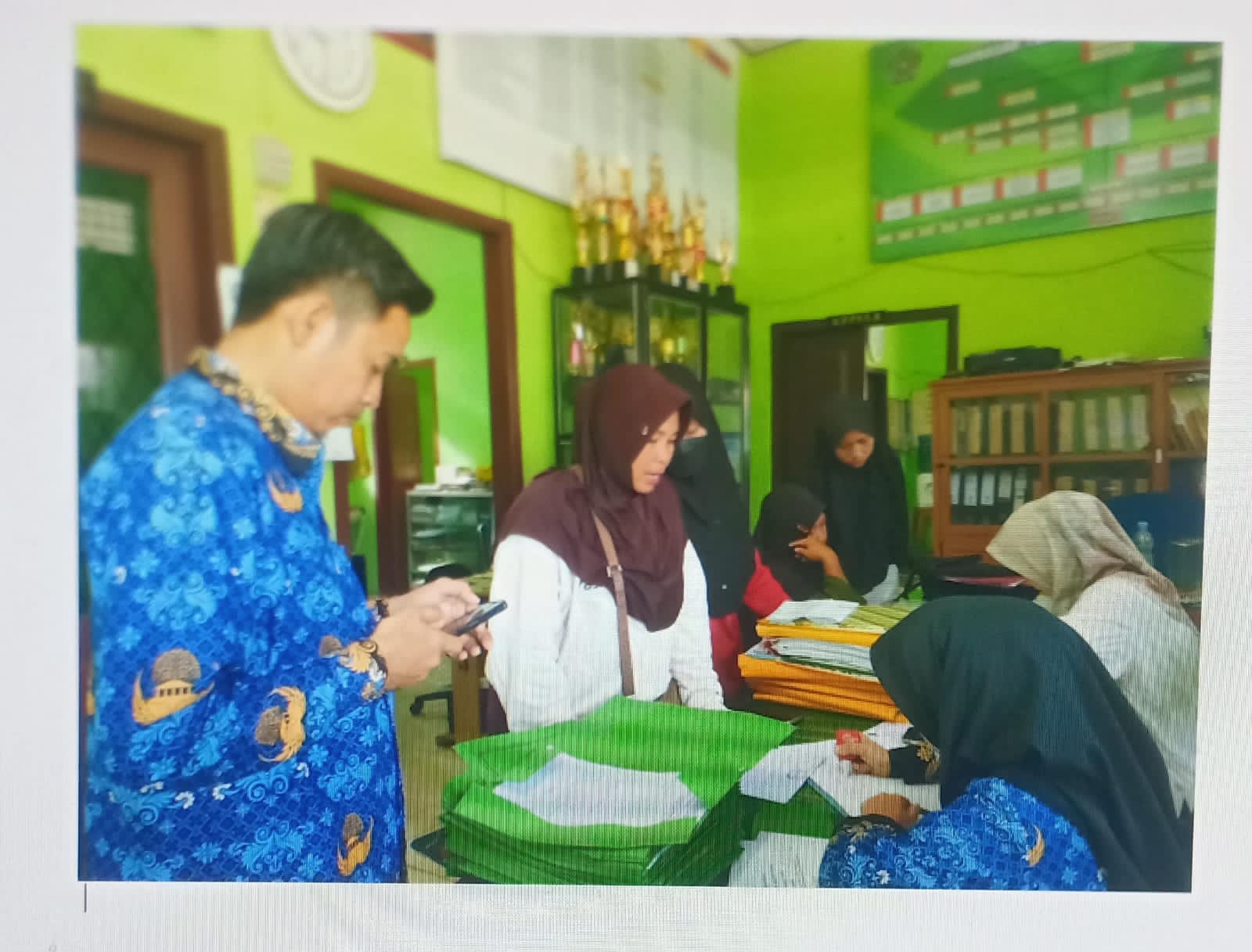 Penerimaan Siswa Baru, Calon Pendaftar Mulai Berdatangan Penerimaan Siswa Baru, Calon Pendaftar Mulai Berdatangan