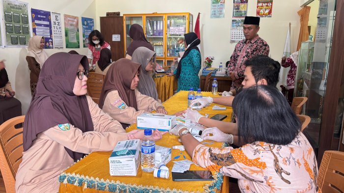 Langkah Sehat Menuju Madrasah Berseri, Cek Kesehatan Gratis Disambut Antusias Langkah Sehat Menuju Madrasah Berseri, Cek Kesehatan Gratis Disambut Antusias
