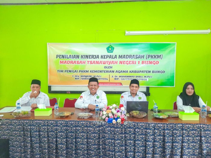 PKKM 2025 Resmi Digelar di MTsN 1 Bungo: Evaluasi Kinerja untuk Penguatan Mutu Madrasah PKKM 2025 Resmi Digelar di MTsN 1 Bungo: Evaluasi Kinerja untuk Penguatan Mutu Madrasah