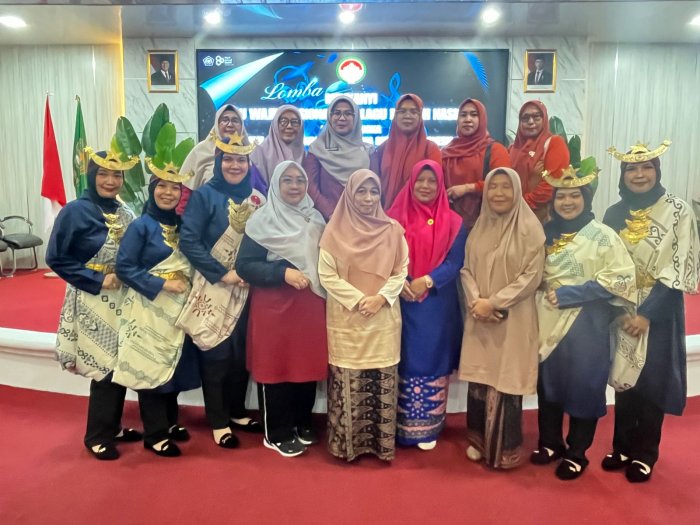 Vokal Grup Dharma Wanita MAN 2 Kota Jambi Wakili Kota Jambi di Peringatan HAB Kemenag Provinsi