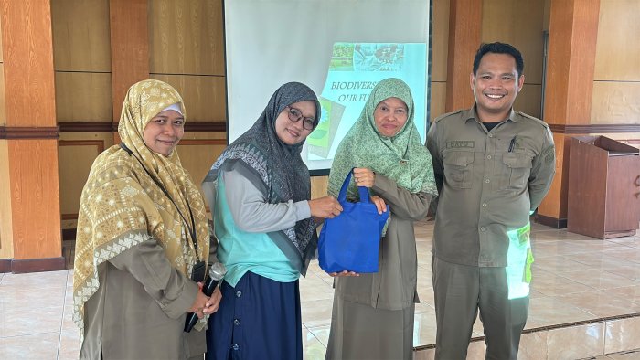 Dari Lahan ke Pasar: XI F1 MAN 2 Kota Jambi Belajar Agribisnis dan Pangan Berkelanjutan Dari Lahan ke Pasar: XI F1 MAN 2 Kota Jambi Belajar Agribisnis dan Pangan Berkelanjutan